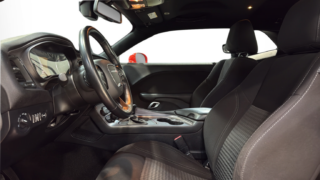 Used 2023 Dodge Challenger SXT RWD image 16