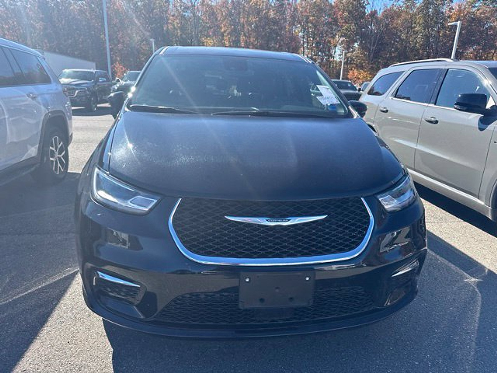 Used 2026 Chrysler Pacifica Select FWD image 5