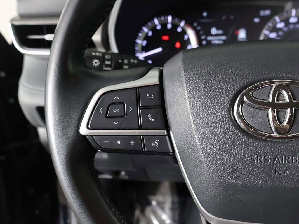 Used 2024 Toyota Highlander LE AWD/4WD image 39