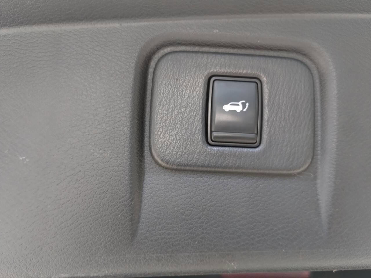 Used 2017 Nissan Murano Platinum w/ Platinum Technology Package image 32