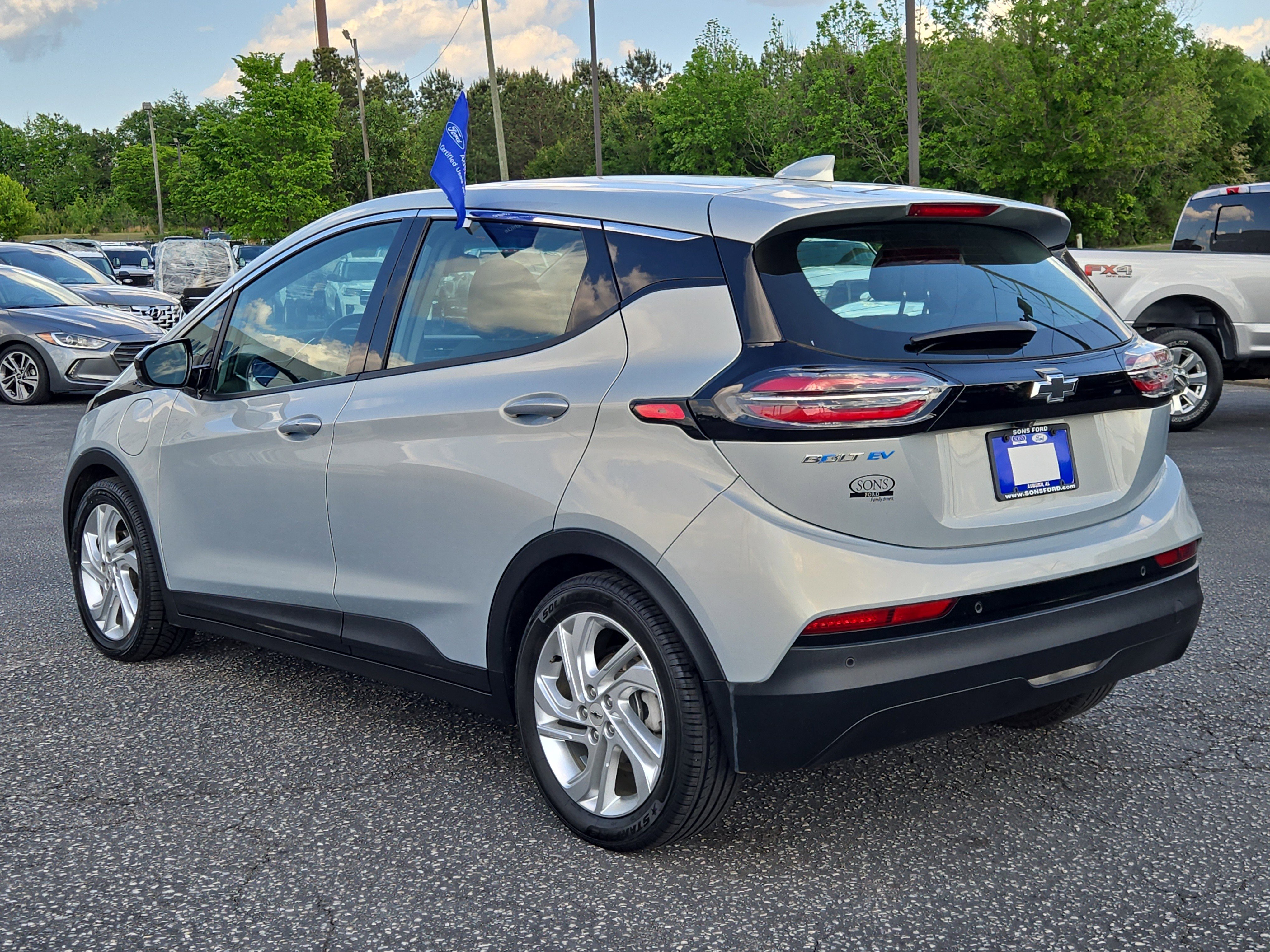 Used 2023 Chevrolet Bolt LT w/ Driver Confidence Package FWD image 9