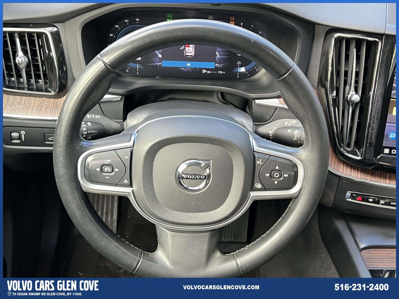 Used 2022 Volvo XC60 B5 Momentum w/ Climate Package image 13