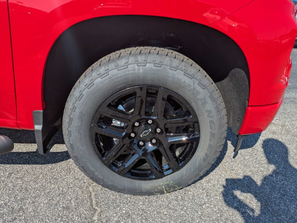 New 2026 Chevrolet Silverado 1500 Custom w/ Turbomax Blackout Package AWD/4WD image 11