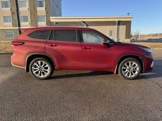 Certified 2022 Toyota Highlander Limited image 13