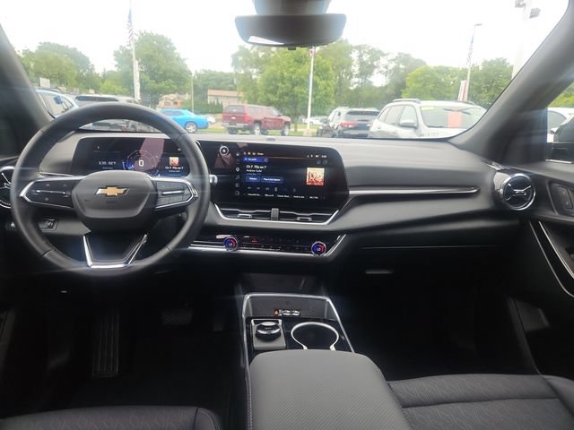 Used 2026 Chevrolet Equinox LT w/ Convenience Package II FWD image 13