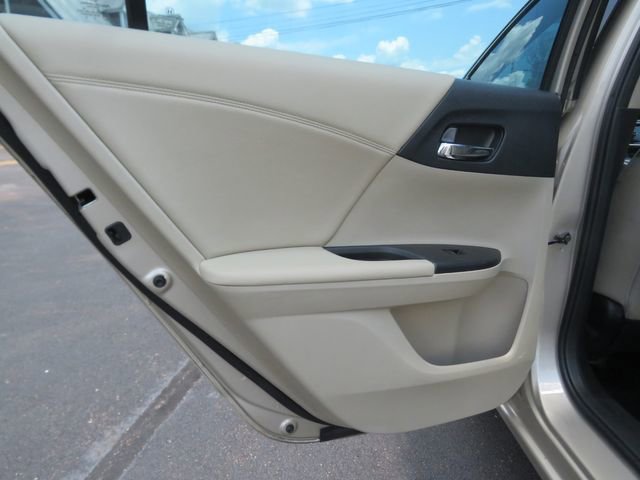 Used 2015 Honda Accord EX-L image 32