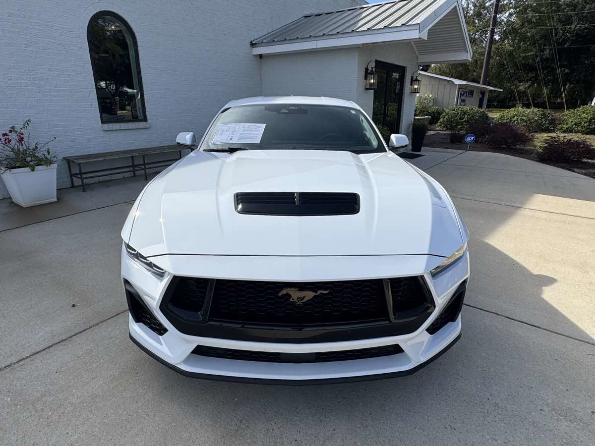 Used 2025 Ford Mustang GT Premium image 3