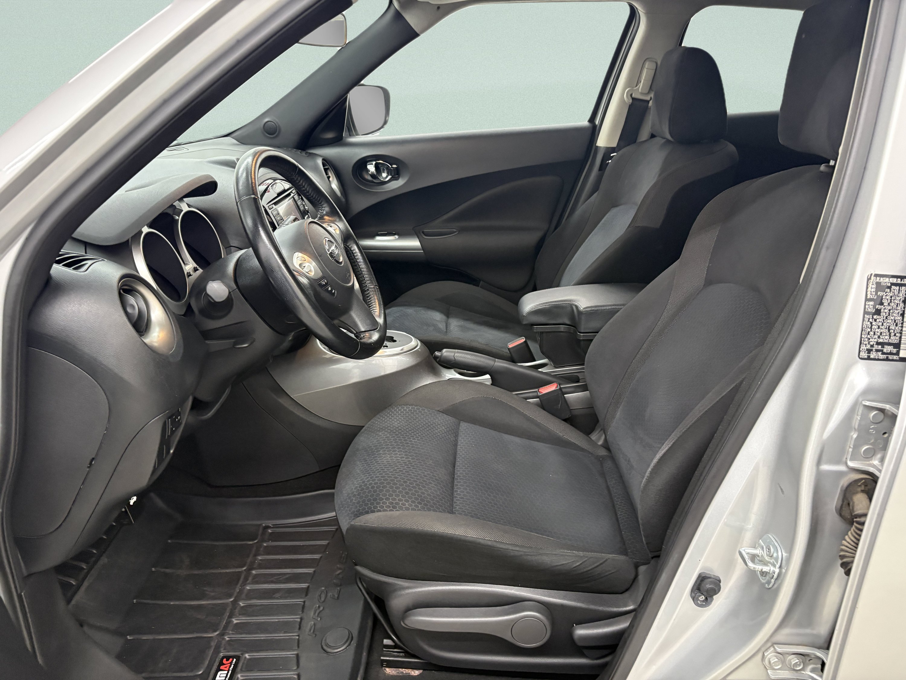 Used 2017 Nissan Juke SV FWD image 11