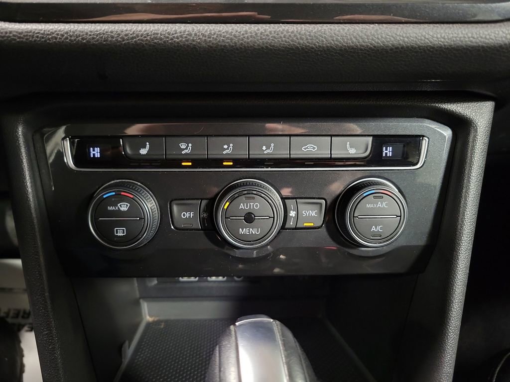 Used 2019 Volkswagen Tiguan SEL image 18
