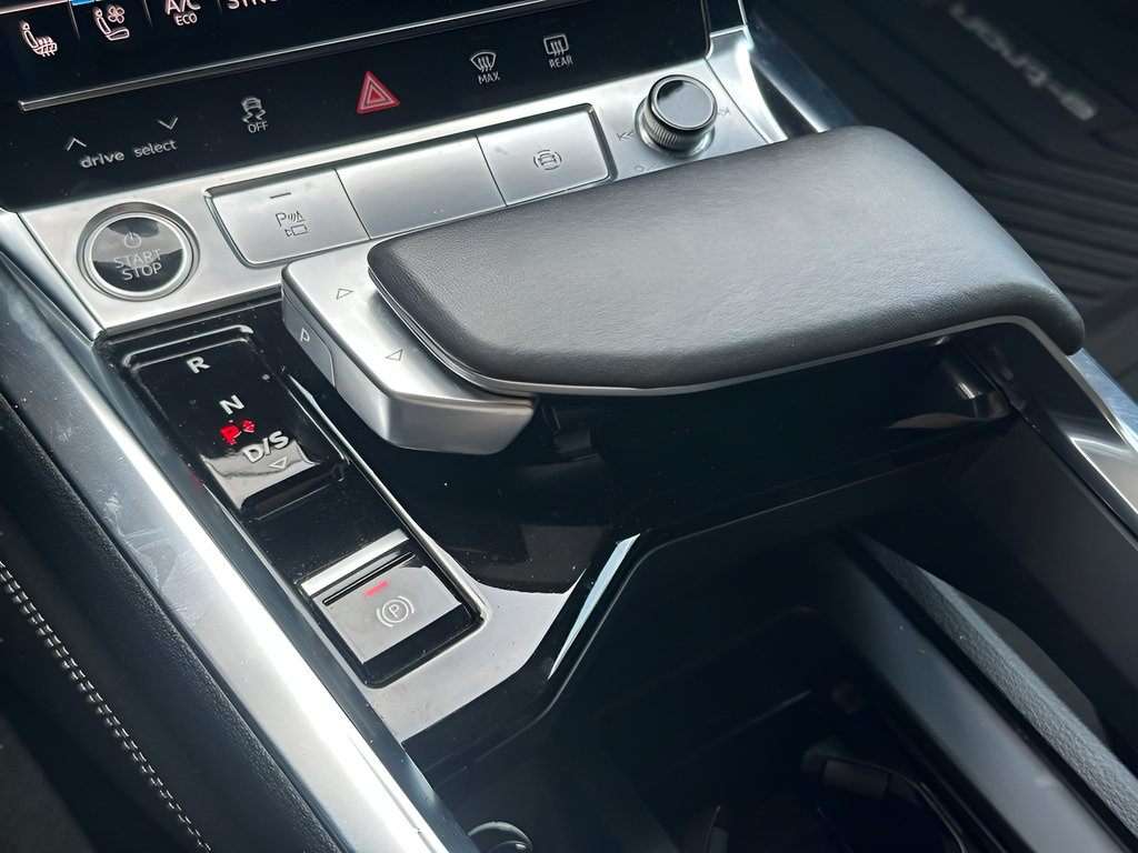 Used 2024 Audi Q8 e-tron Premium Plus w/ Premium Plus Package AWD/4WD image 37