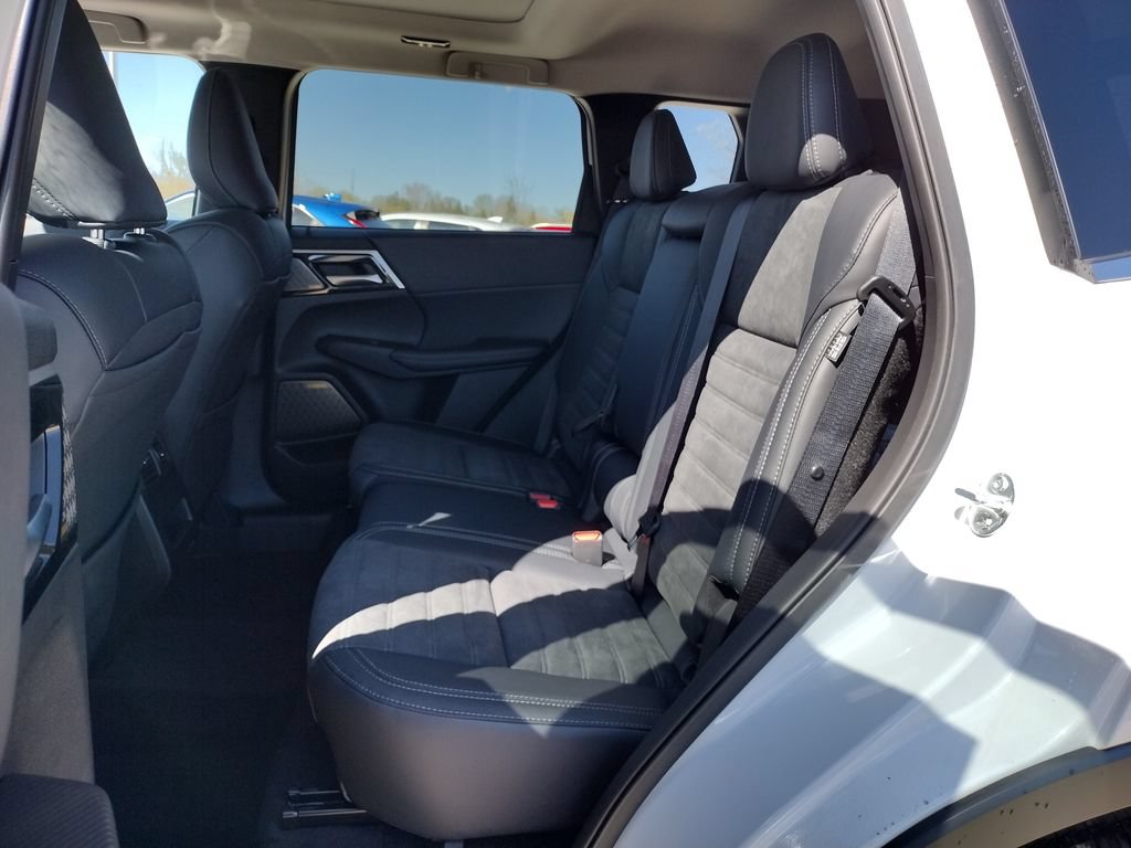 New 2026 Mitsubishi Outlander SE AWD/4WD image 8