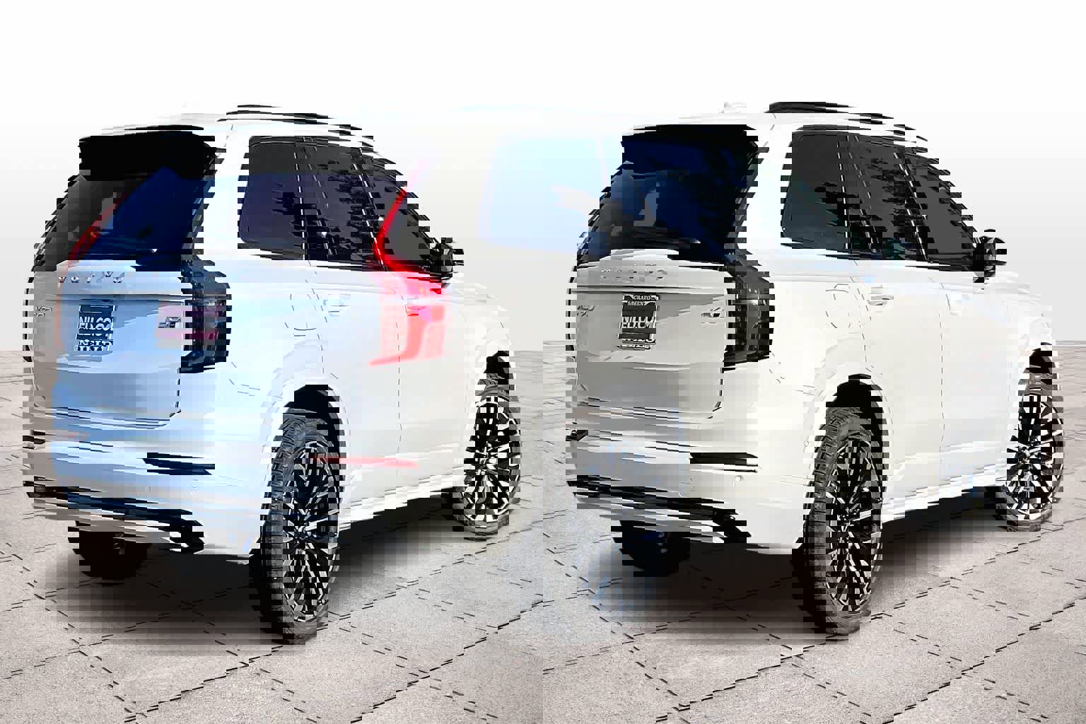 New 2026 Volvo XC90 B6 Ultra w/ Protection Package image 4