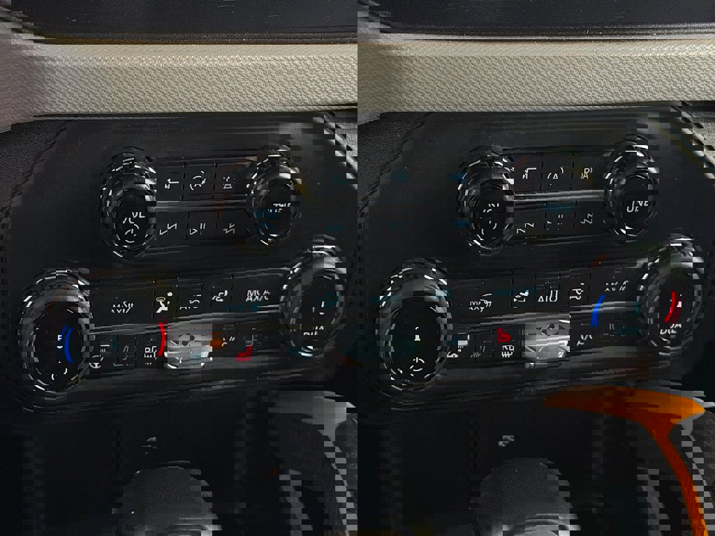 Used 2022 Ford Bronco Badlands image 16