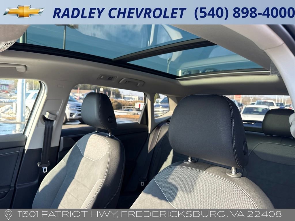 Used 2025 Volkswagen Taos SE video 2