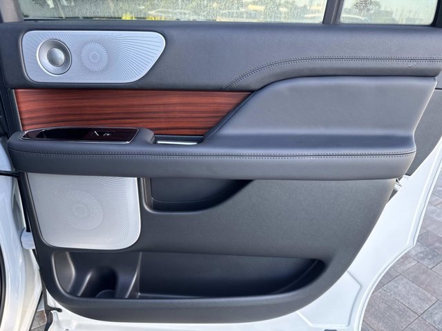 Certified 2024 Lincoln Navigator L Reserve image 23