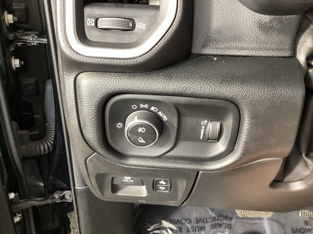 Used 2020 RAM 1500 Big Horn AWD/4WD image 19