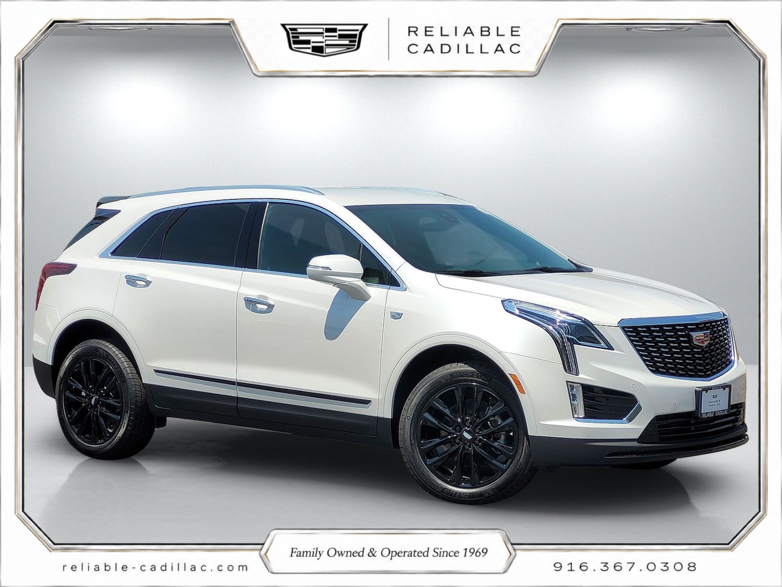 New 2026 Cadillac XT5 Luxury w/ LPO, ONYX Package FWD image 1