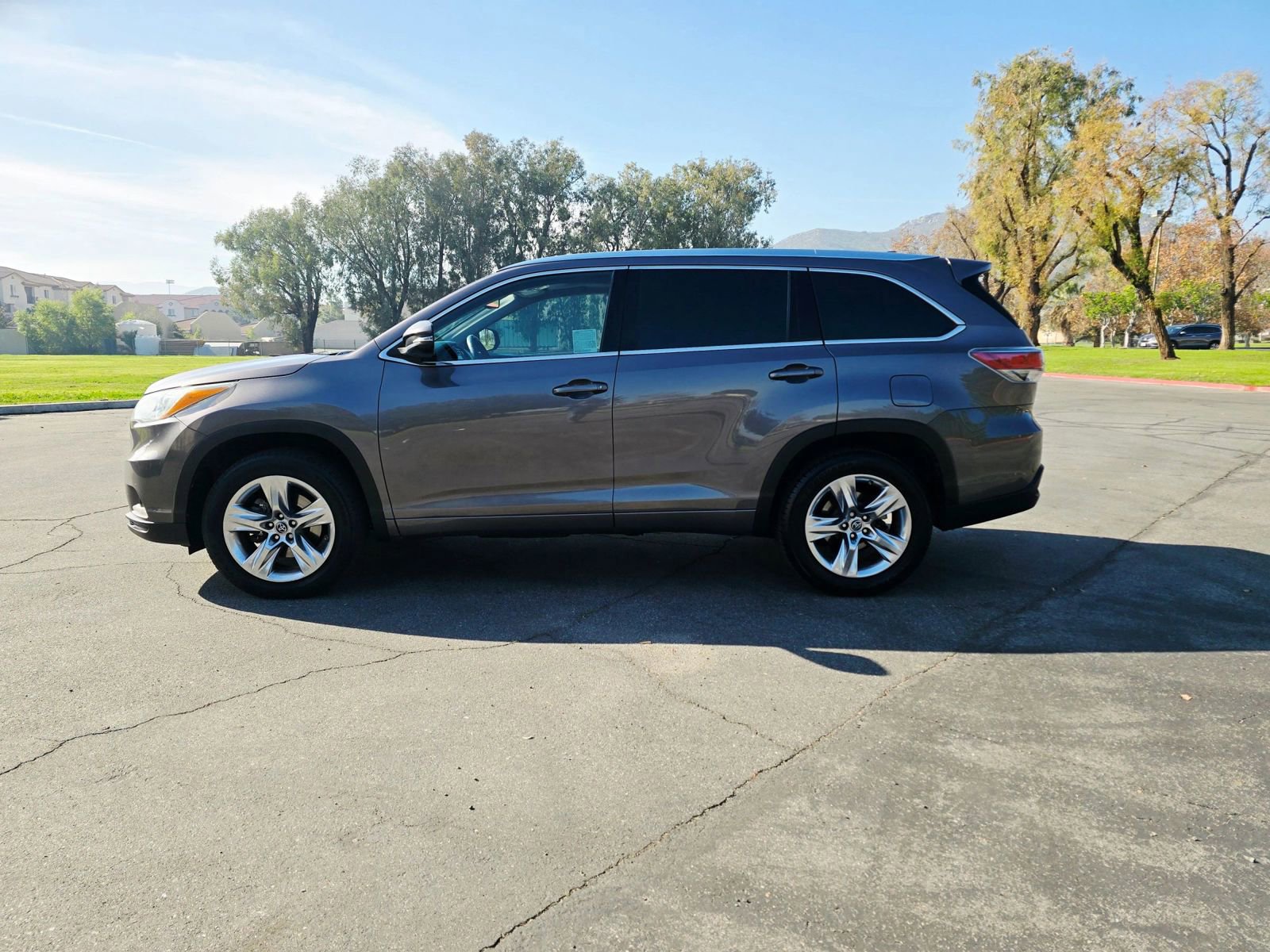 Used 2016 Toyota Highlander Limited image 5