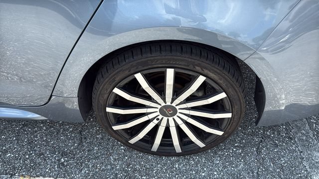 Used 2022 Toyota Corolla LE FWD image 9