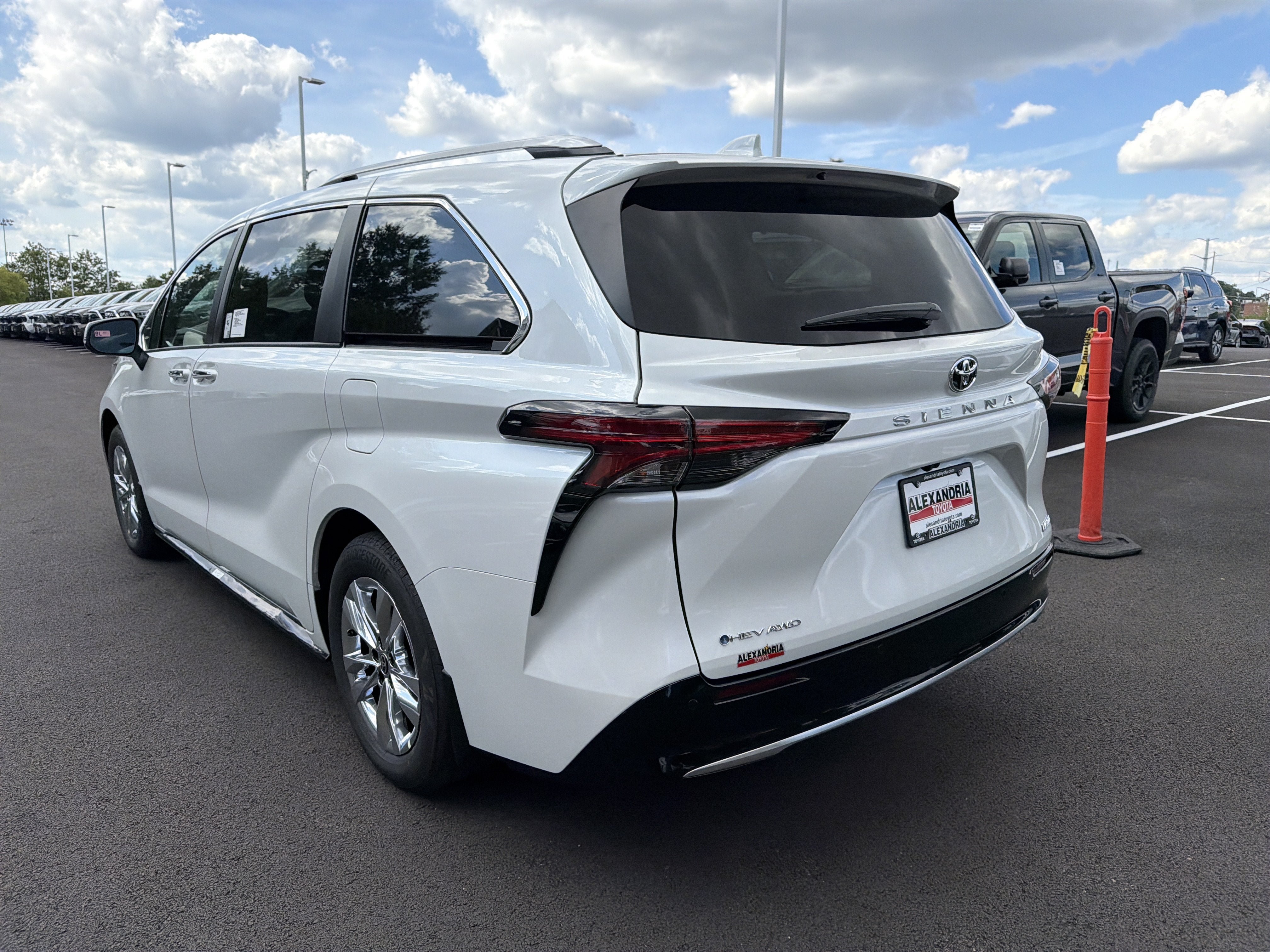 New 2026 Toyota Sienna Limited AWD/4WD image 6