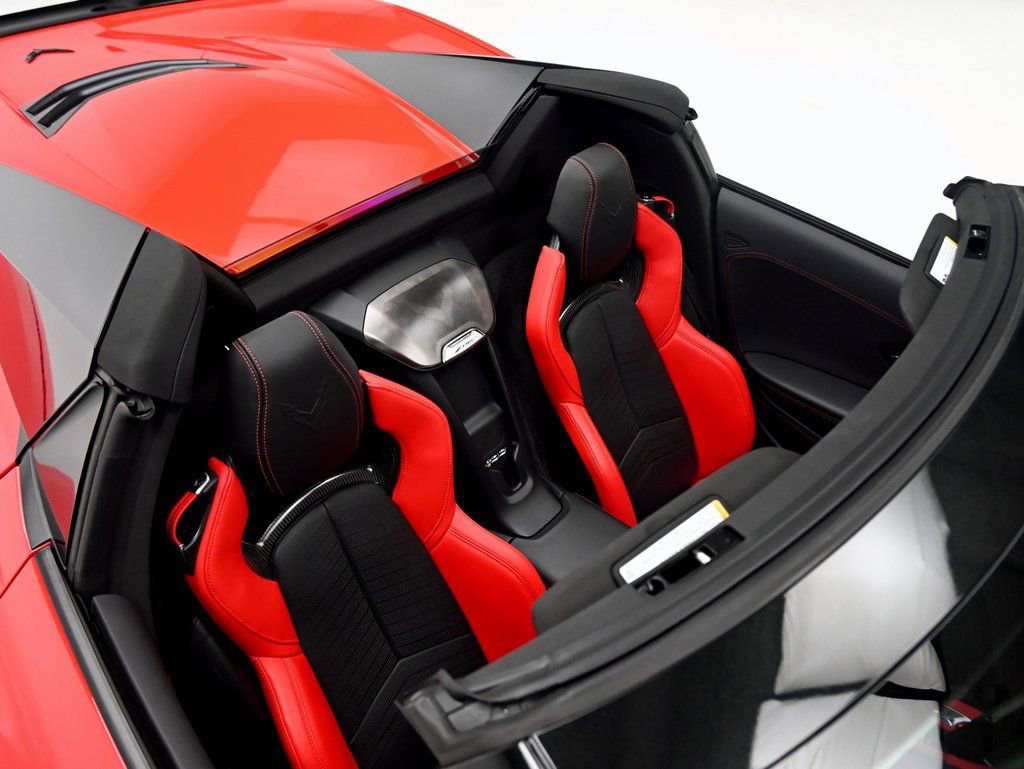 Used 2025 Chevrolet Corvette Z06 RWD image 23
