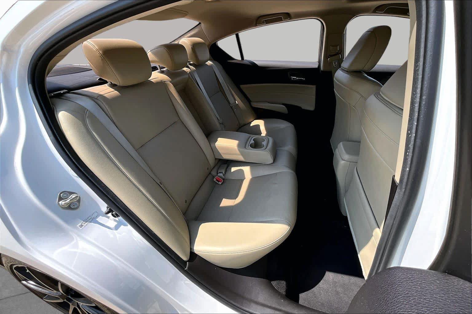 Used 2017 Acura ILX FWD image 19