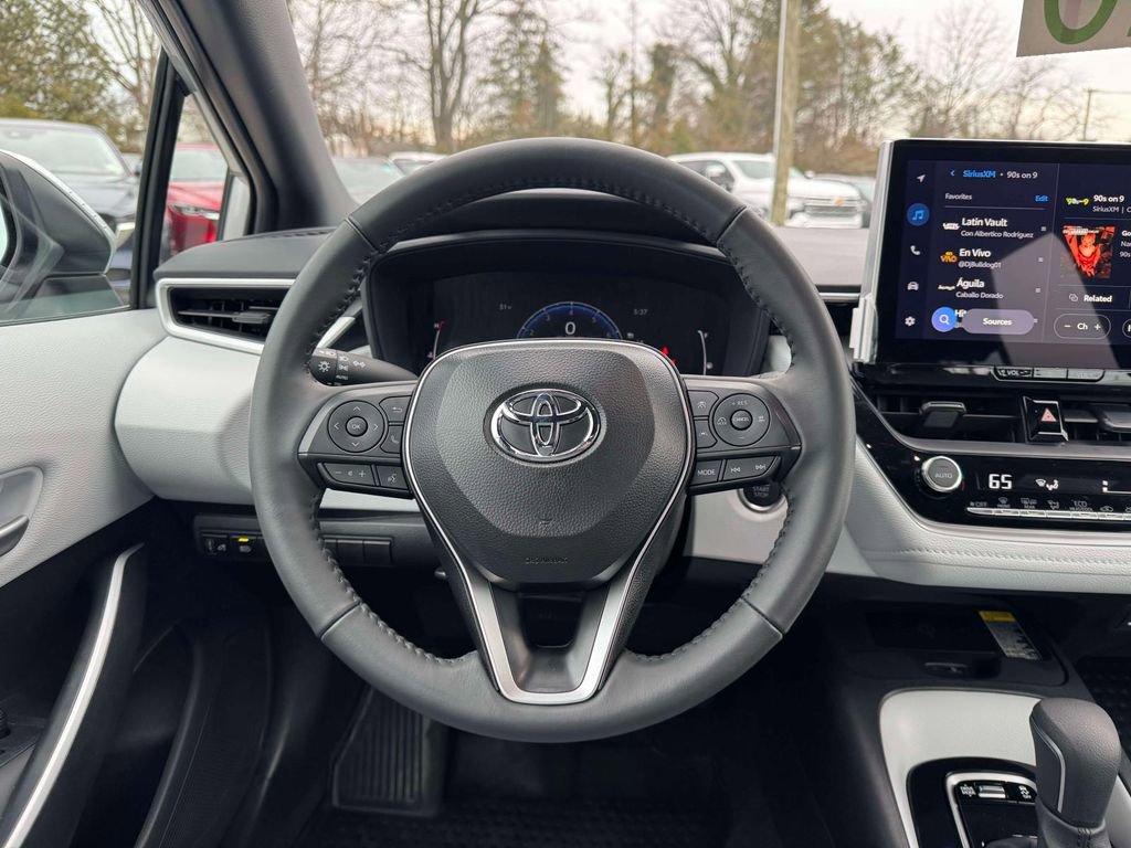 Used 2025 Toyota Corolla SE w/ SE Premium Package image 20