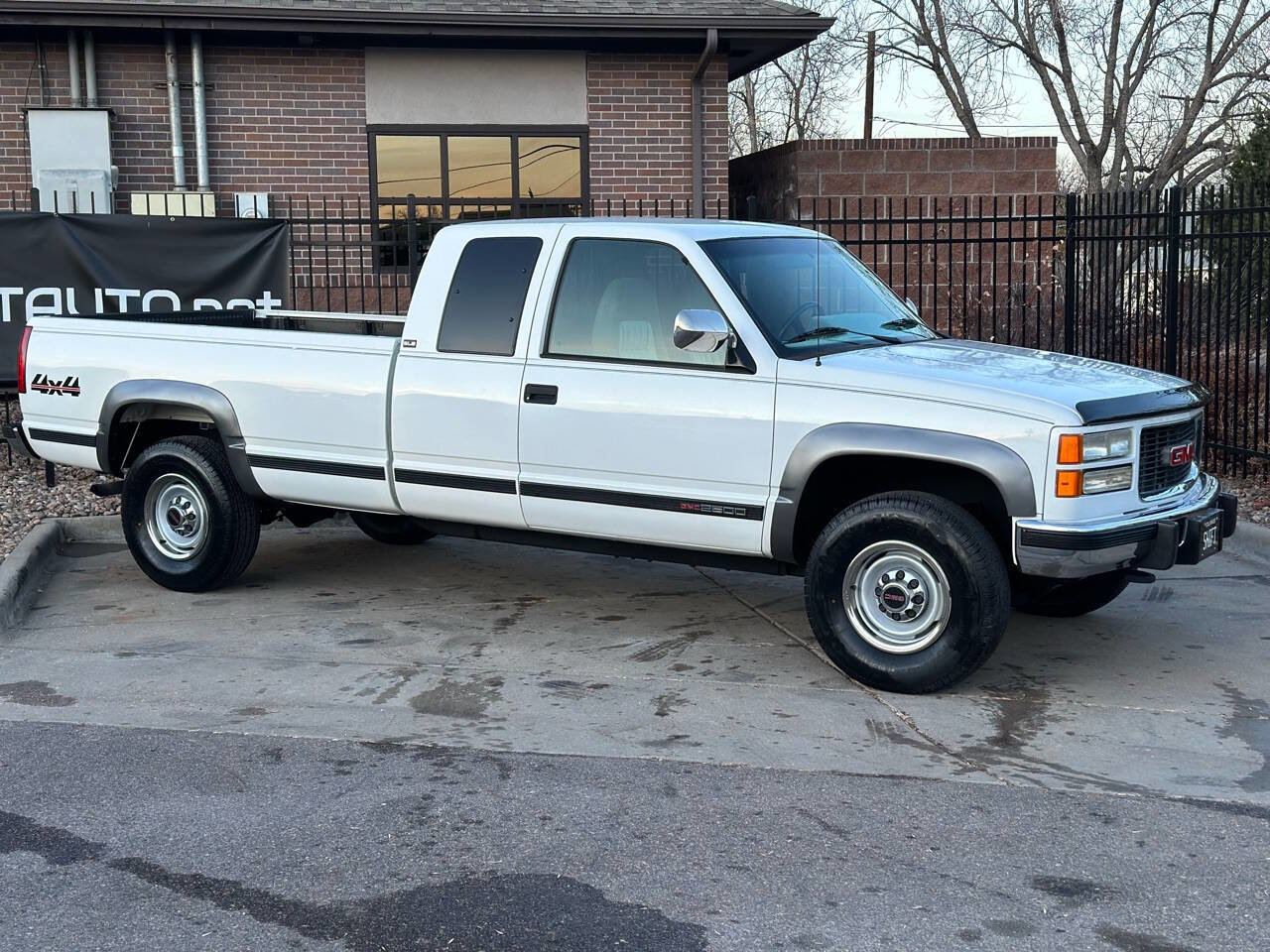 Used 1994 GMC Sierra 2500 4x4 Extended Cab image 32