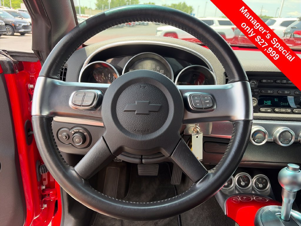 Used 2004 Chevrolet SSR w/ Preferred Equipment Group RWD image 11