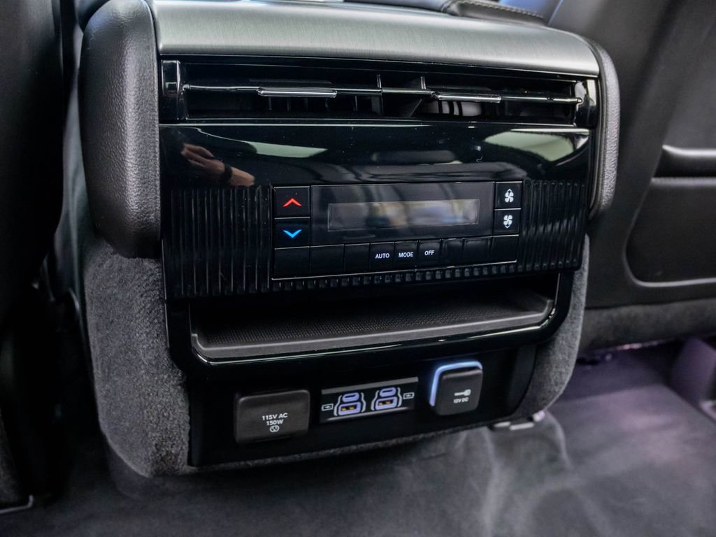 Used 2023 Jeep Wagoneer Series II image 22