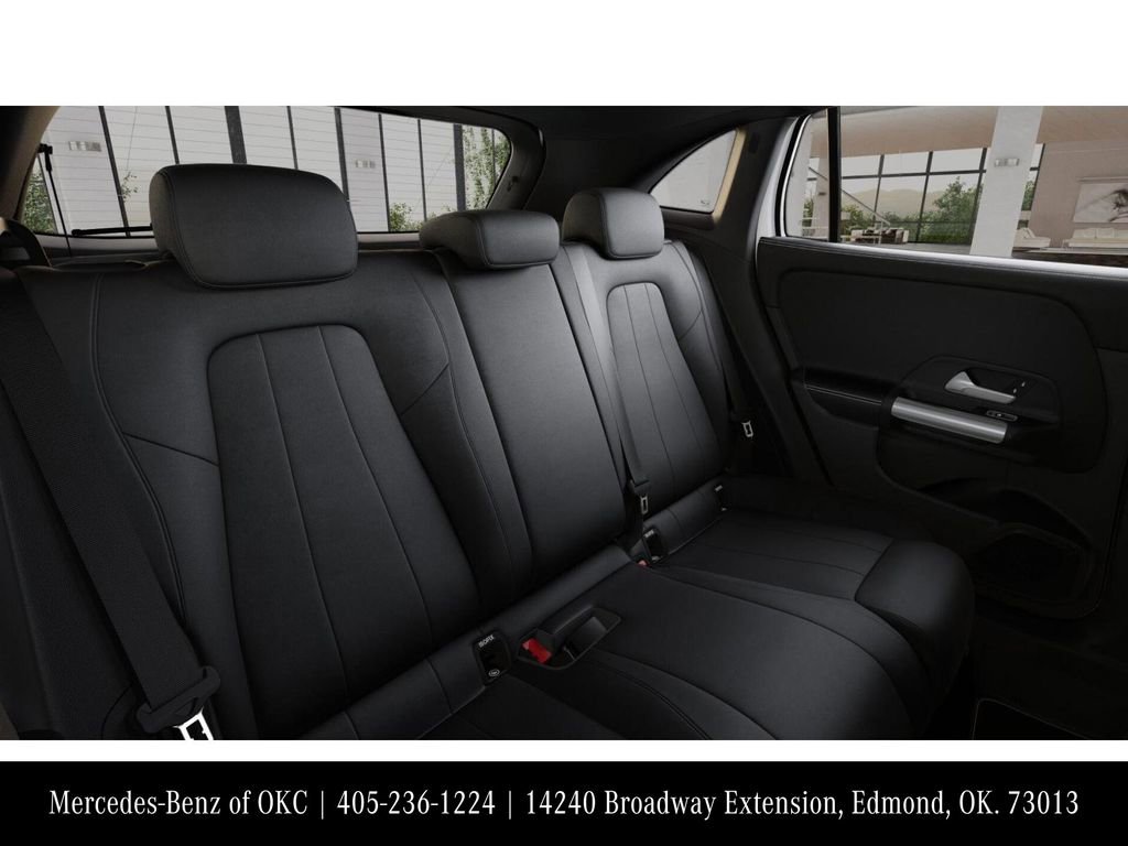 Used 2025 Mercedes-Benz GLA 250 image 5