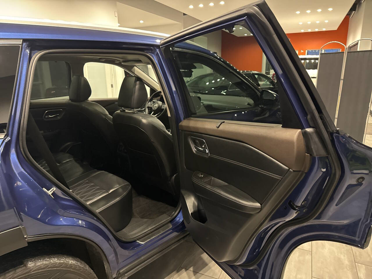 Used 2022 Nissan Rogue Platinum w/ Head-Up Display Package image 42