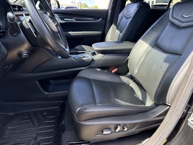 Used 2023 Cadillac XT6 Sport w/ LPO, ONYX Package image 19