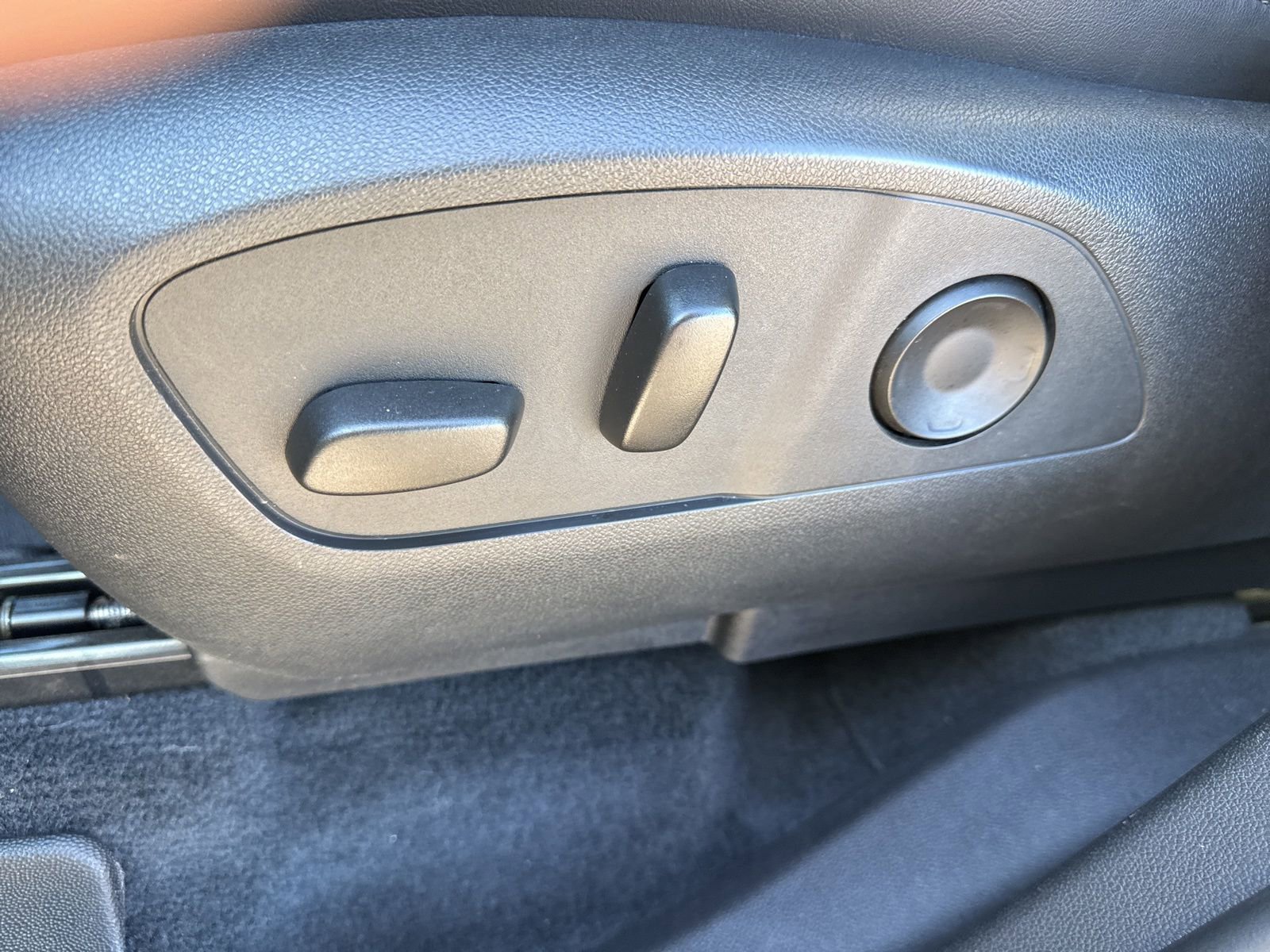 Used 2024 GMC Acadia Elevation w/ Luxury Package image 19