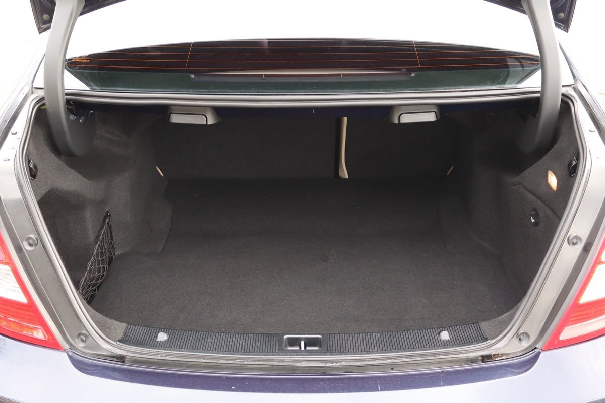 Used 2011 Mercedes-Benz C 300 4MATIC Sedan image 14
