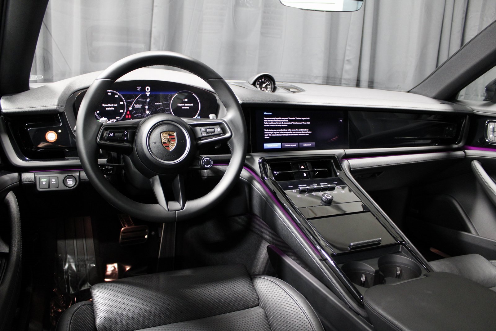 Certified 2025 Porsche Panamera 4 image 4