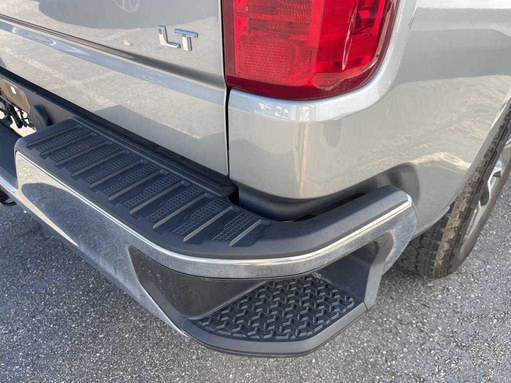 Used 2025 Chevrolet Silverado 1500 LT AWD/4WD image 9