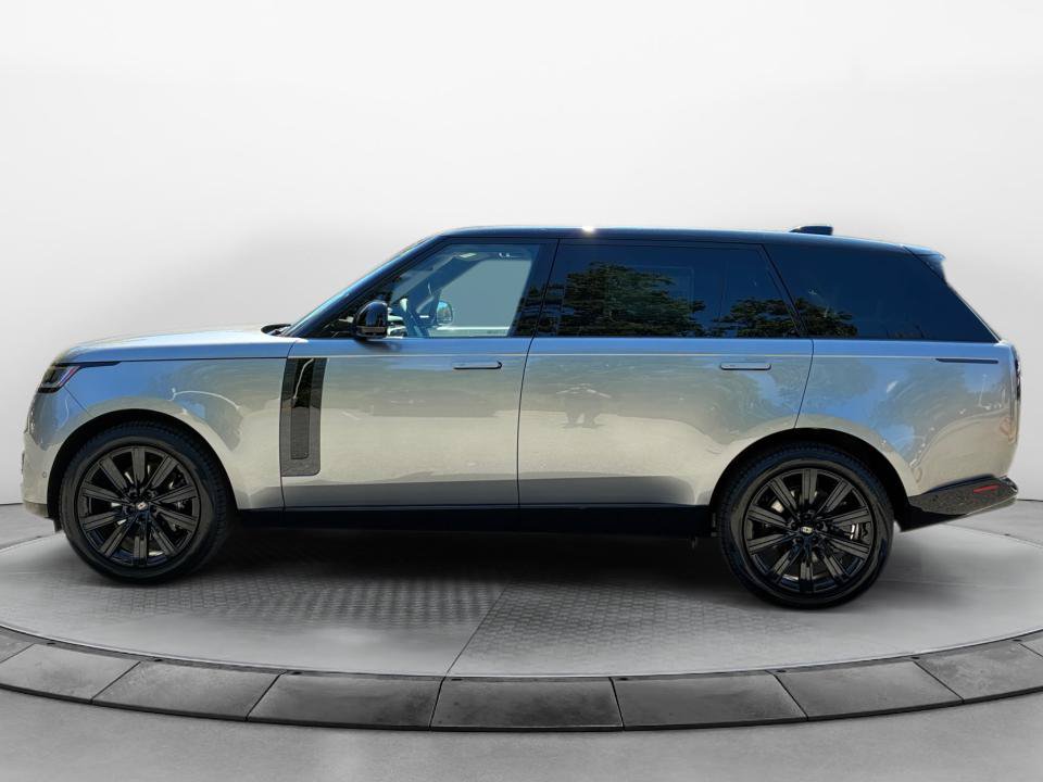 New 2027 Land Rover Range Rover Long Wheelbase SE AWD/4WD image 4