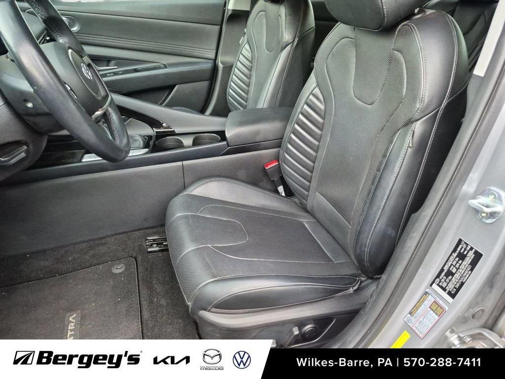 Used 2022 Hyundai Elantra Limited FWD image 12