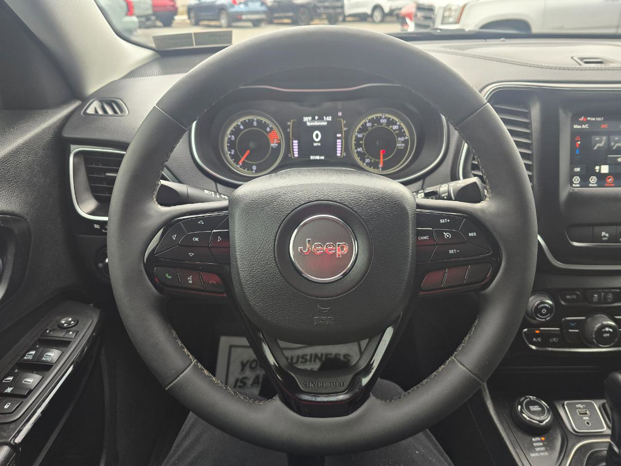 Used 2021 Jeep Cherokee Latitude Plus AWD/4WD image 7
