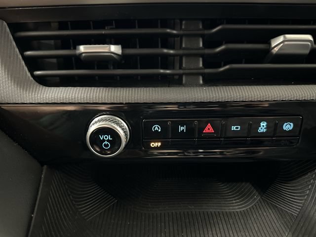 Used 2025 Ford Explorer ST-Line AWD/4WD image 33