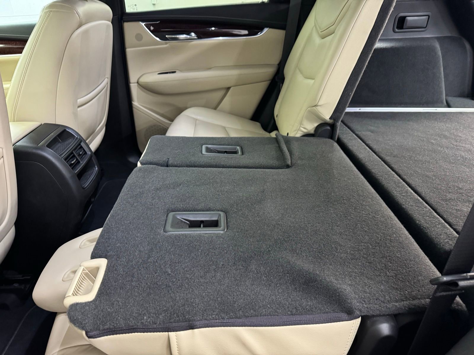 Used 2017 Cadillac XT5 Luxury w/ Driver Awareness Package image 34