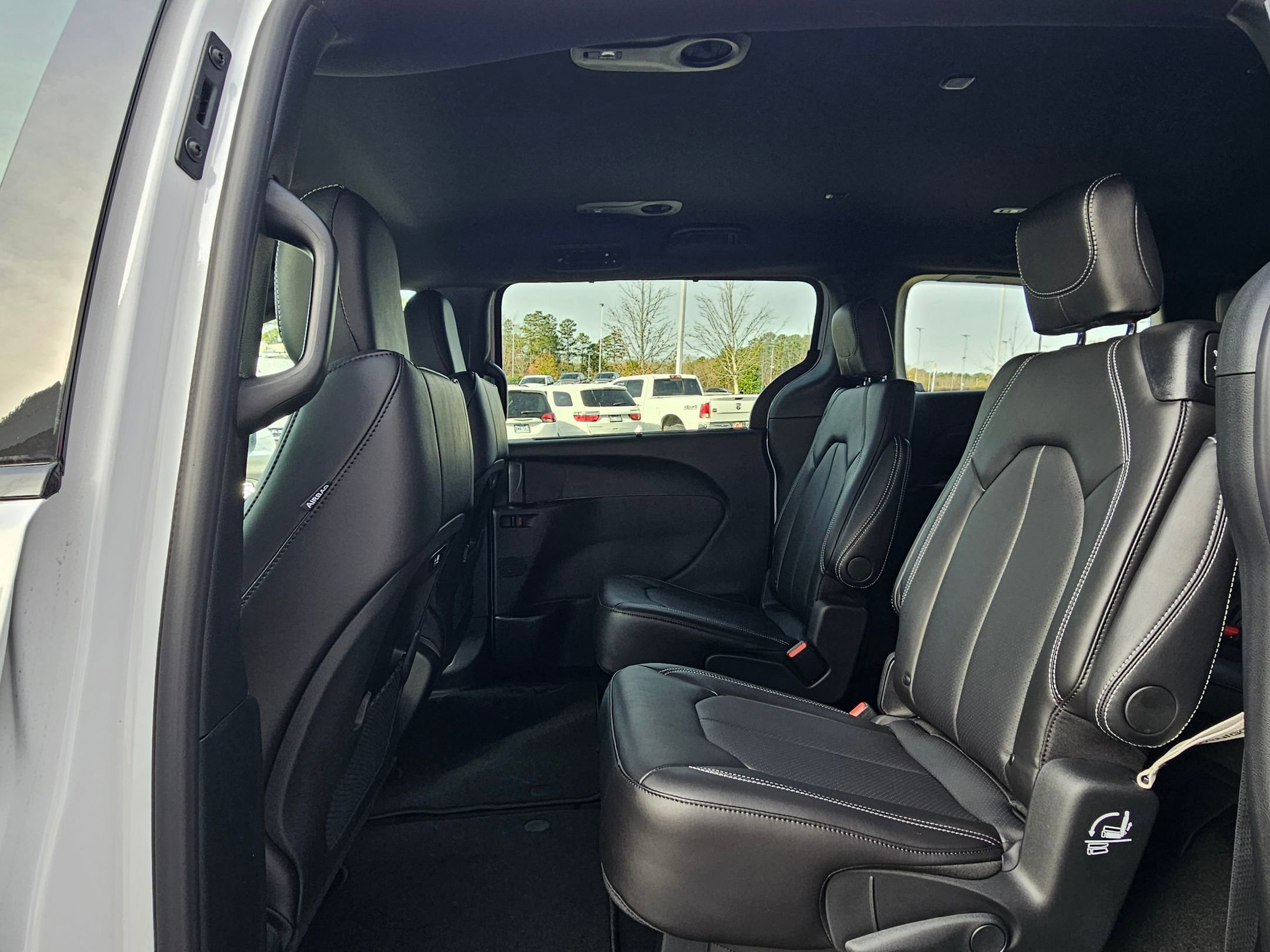 New 2026 Chrysler Pacifica Select image 22