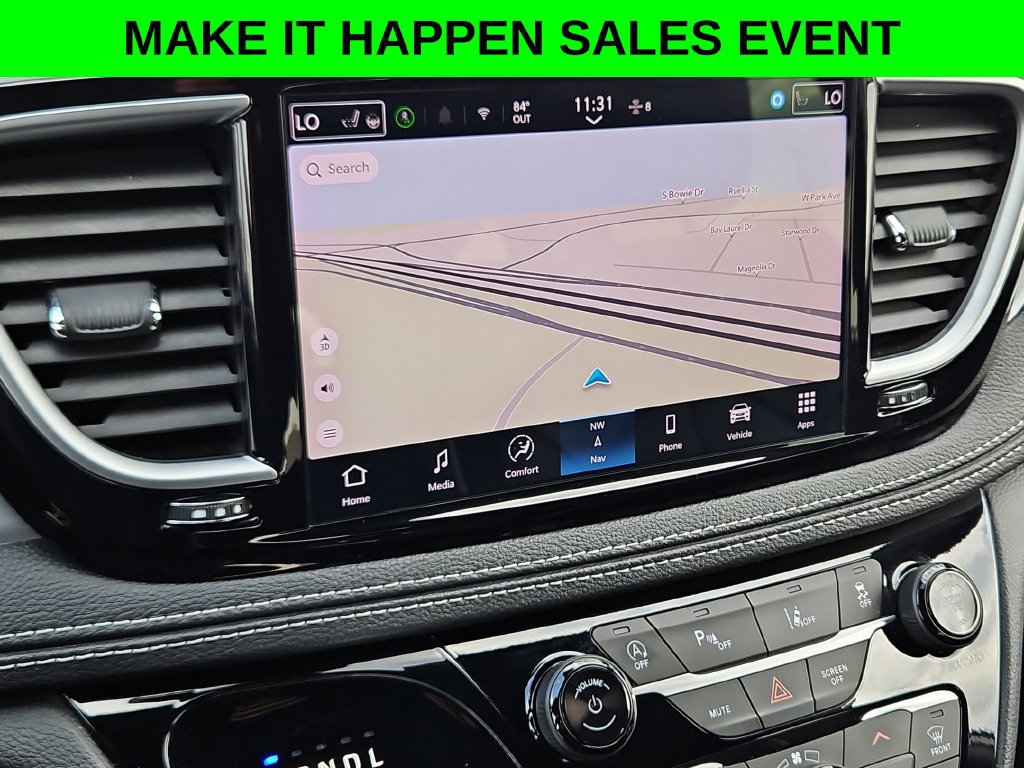 Used 2025 Chrysler Pacifica Limited FWD image 36