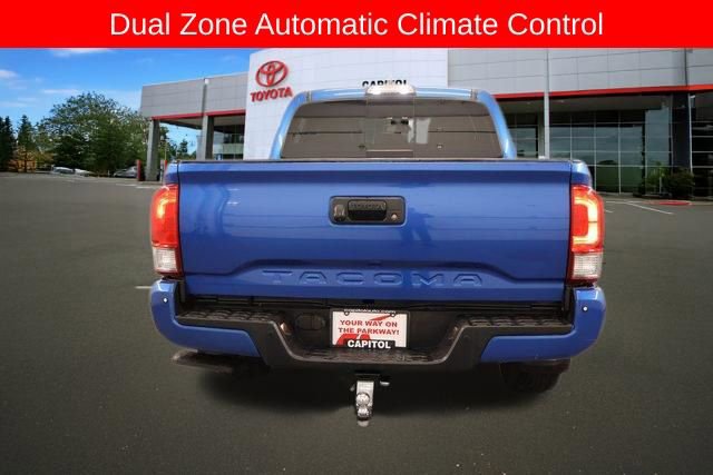 Used 2017 Toyota Tacoma TRD Off-Road w/ Premium & Technology Package image 5