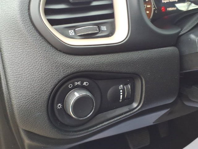 Used 2016 Jeep Renegade Sport w/ Power & Air Group FWD image 31