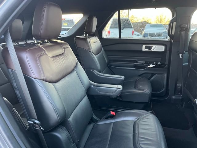 Used 2022 Ford Explorer Platinum w/ Equipment Group 601A image 24