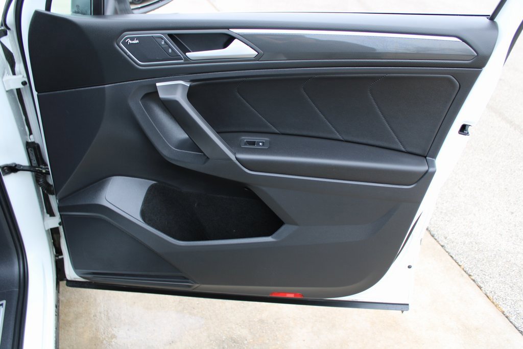 Certified 2021 Volkswagen Tiguan SEL Premium R-Line image 27