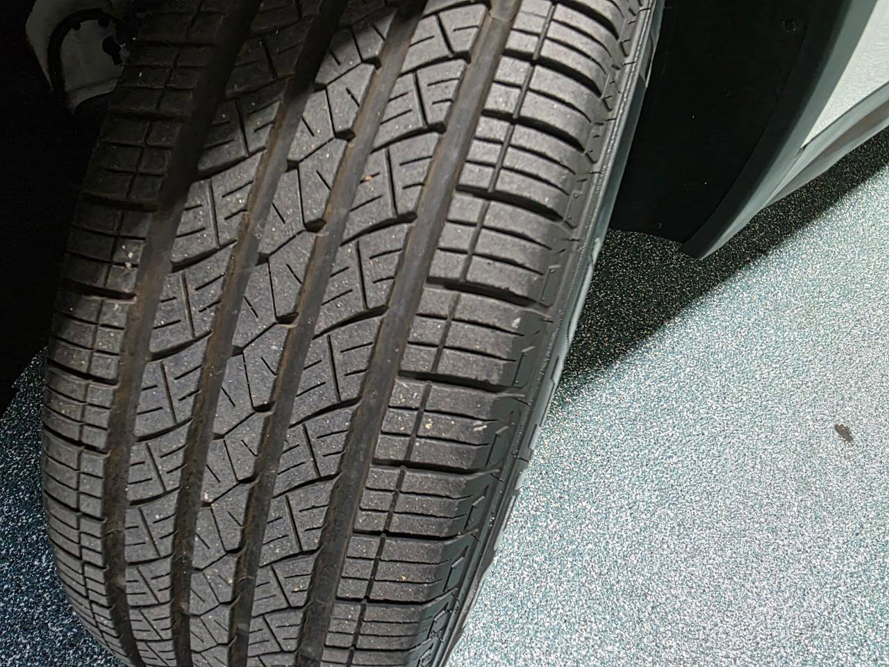 Used 2019 Cadillac XT4 Luxury w/ Cold Weather Package AWD/4WD image 13