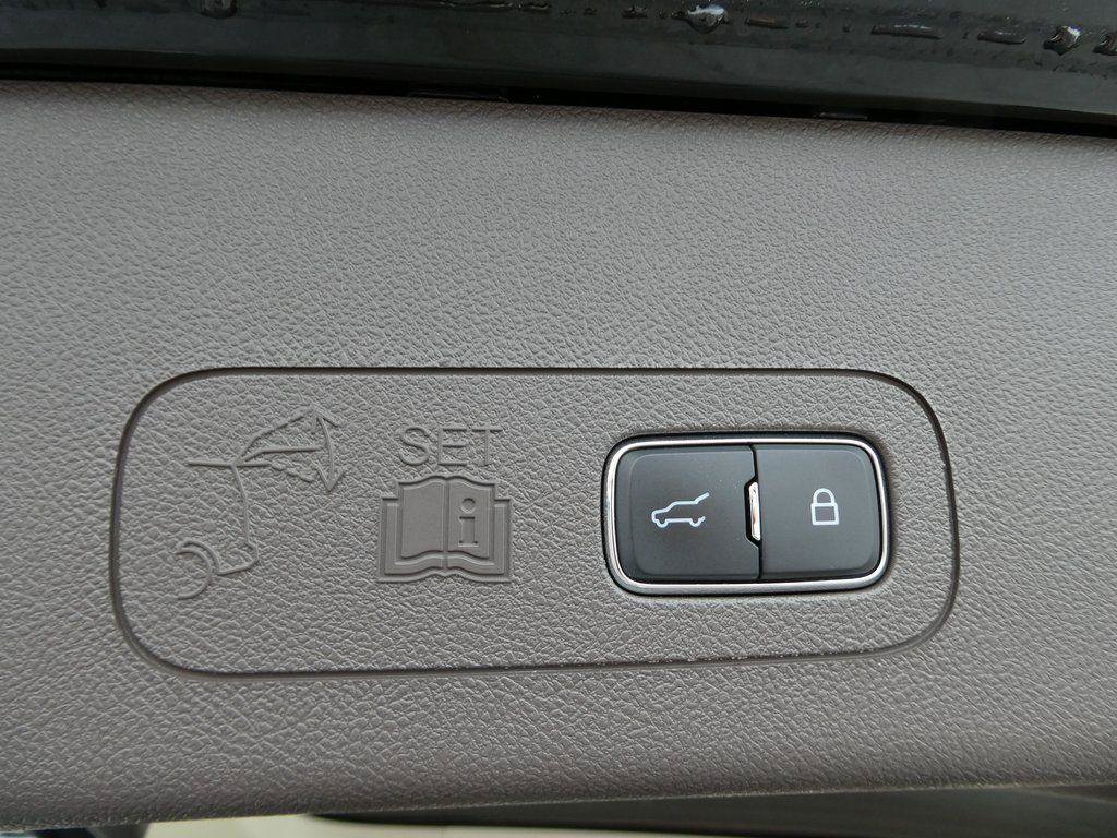 Used 2024 Lincoln Aviator Reserve w/ Equipment Group 201A AWD/4WD image 18